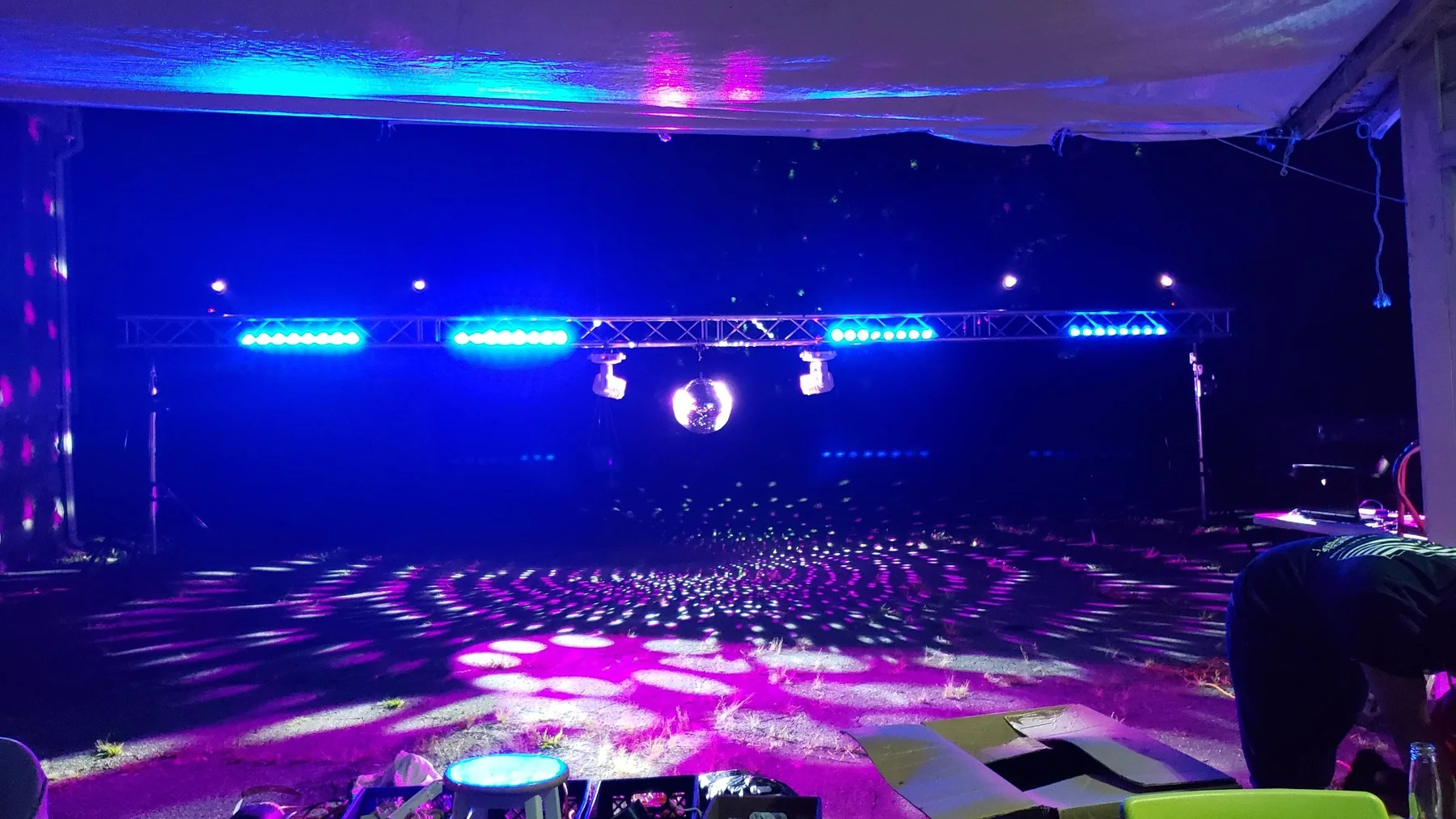 Iluminación de pista lista para la noche